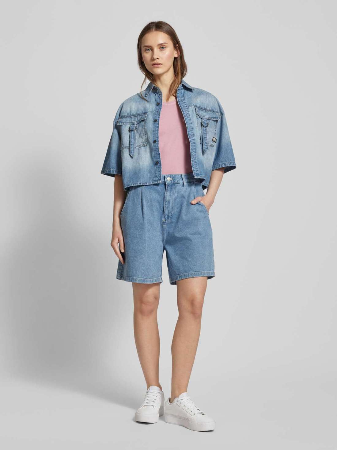 Футболка приталенного кроя с этикеткой Overdyed