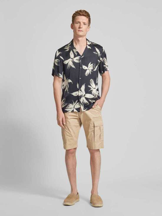 Прямые брюки-карго с карманами-карго