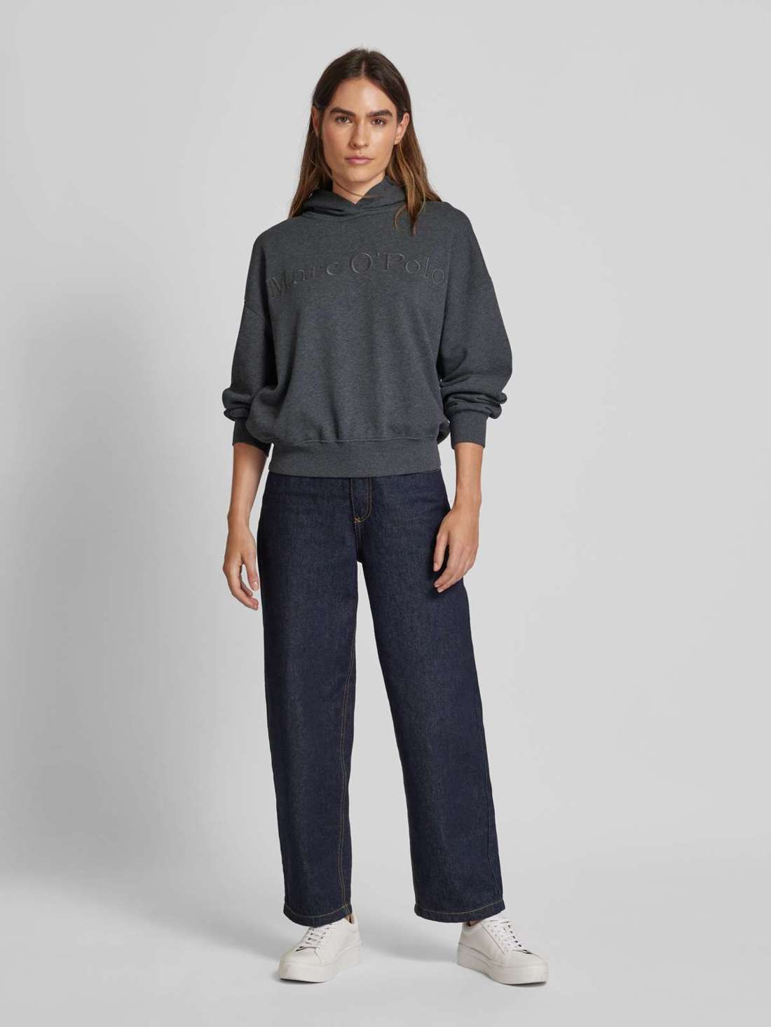 Толстовка с вышивкой этикеток