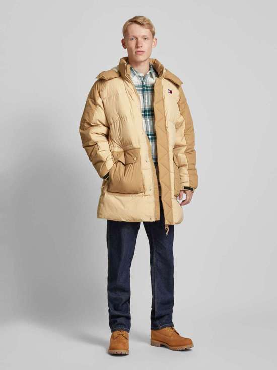 Стеганое пальто с капюшоном