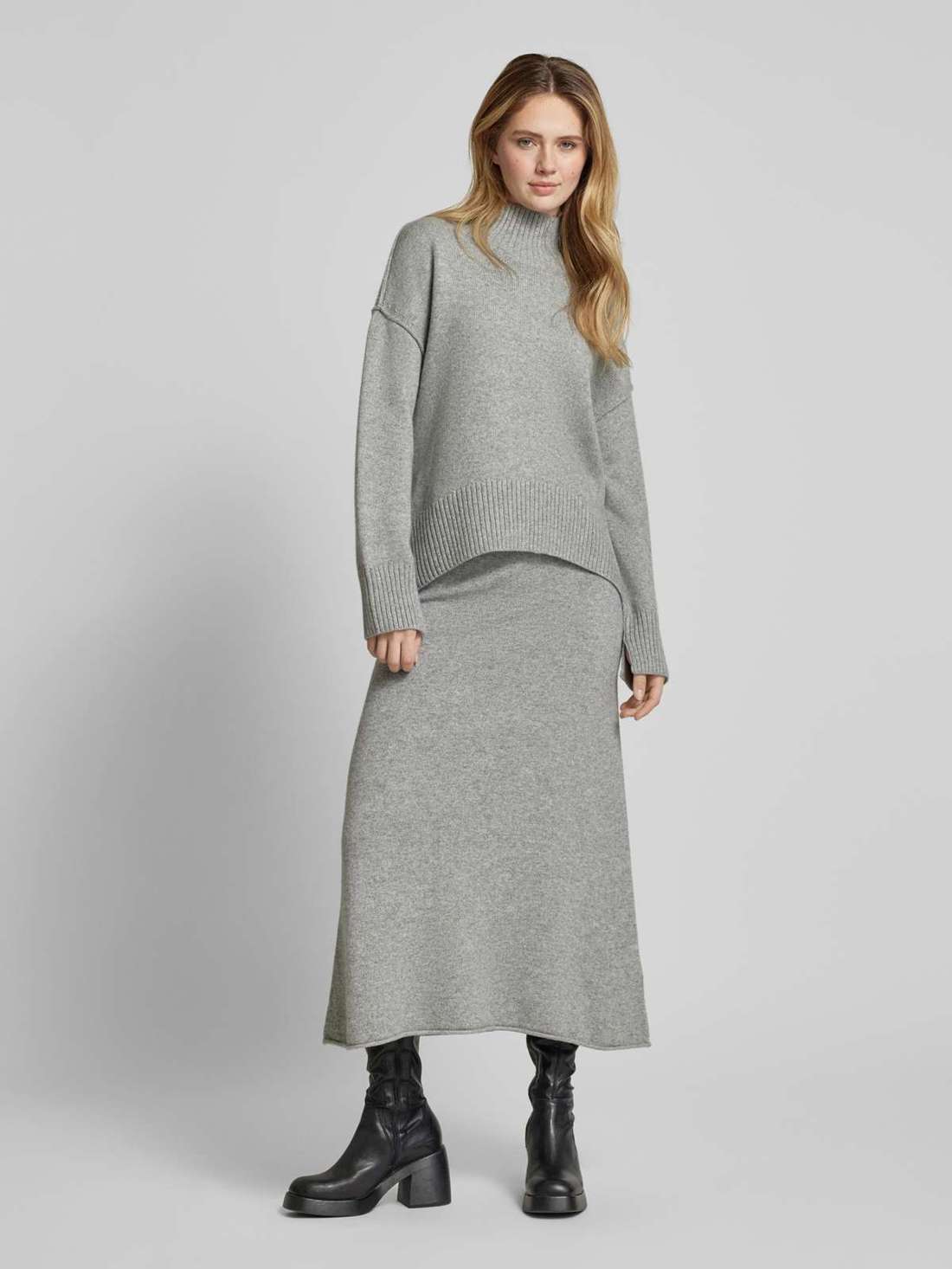 Трикотажная юбка длиной до колена с эластичным поясом