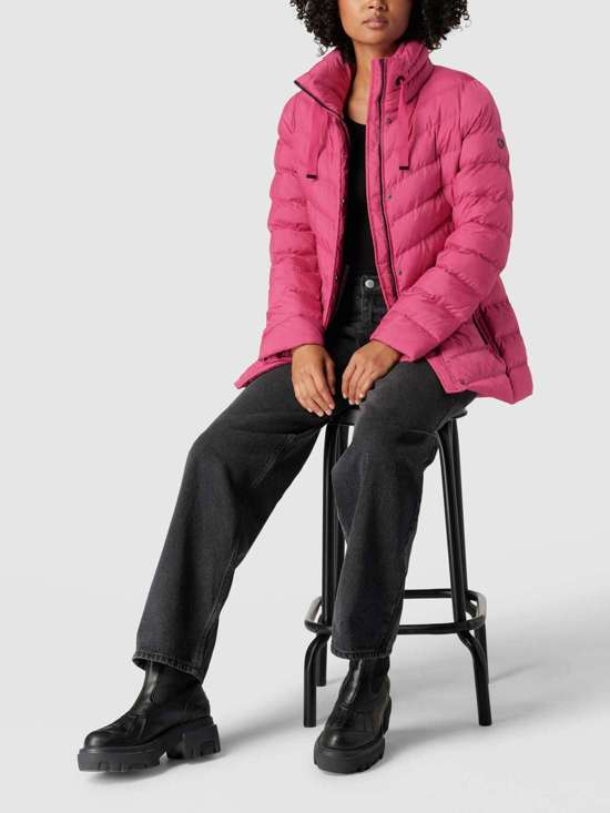 Стеганая куртка с боковыми карманами