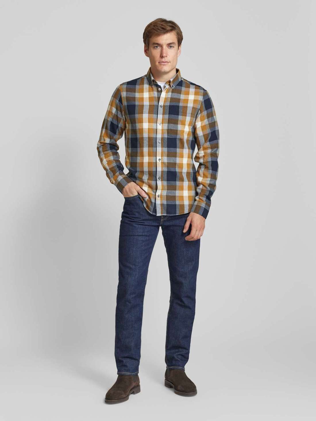 Повседневная рубашка приталенного кроя с воротником на пуговицах Anton