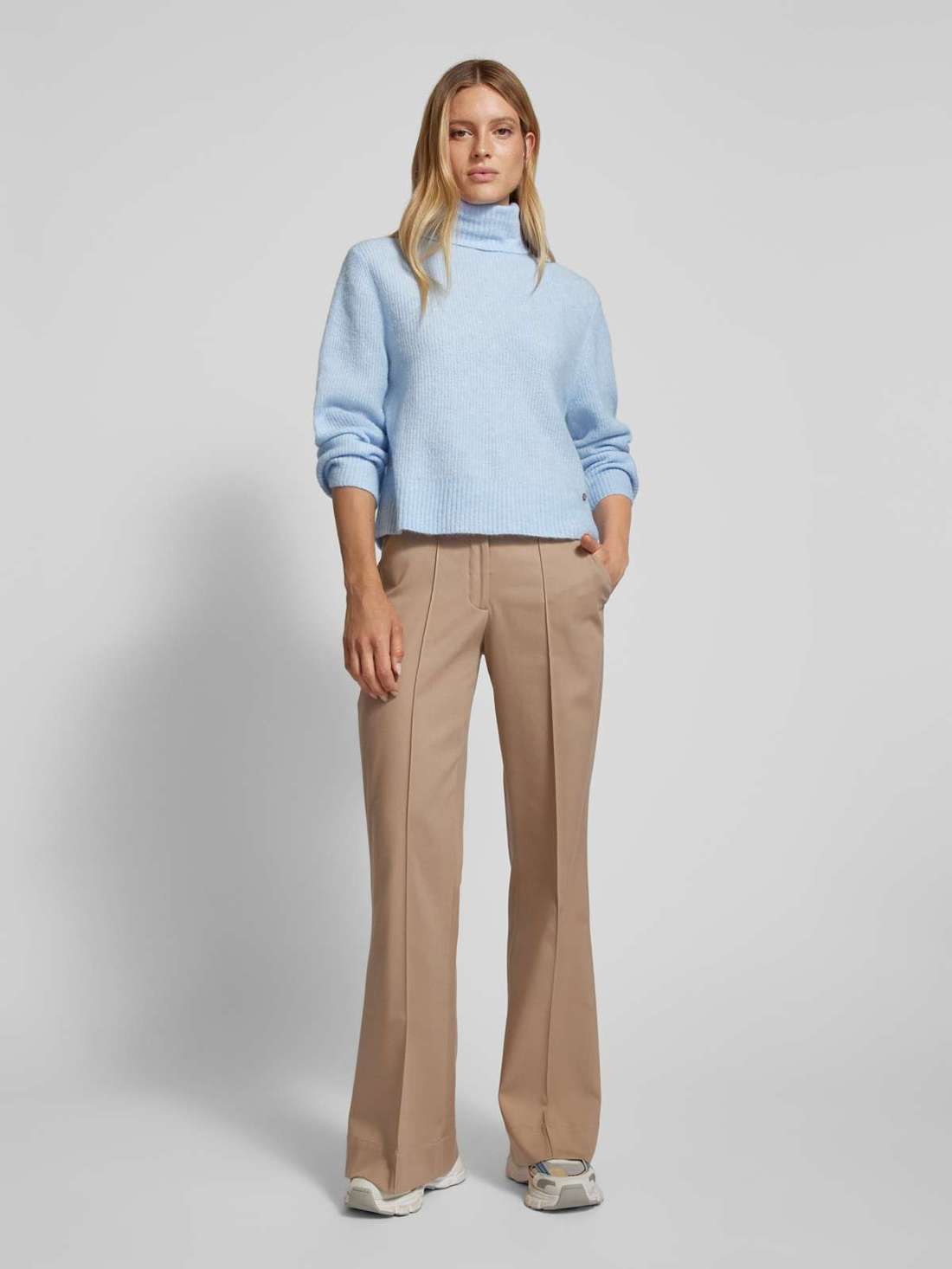 Вязаный свитер с высоким воротником AIDY