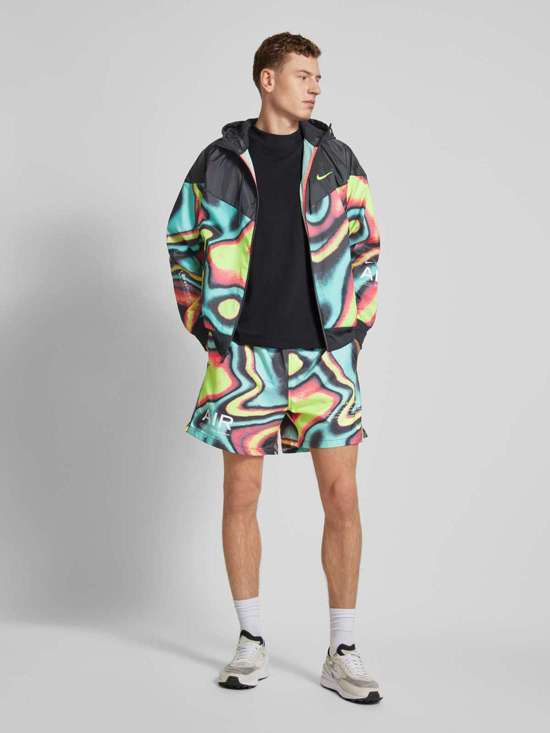 Спортивные шорты с принтом этикетки