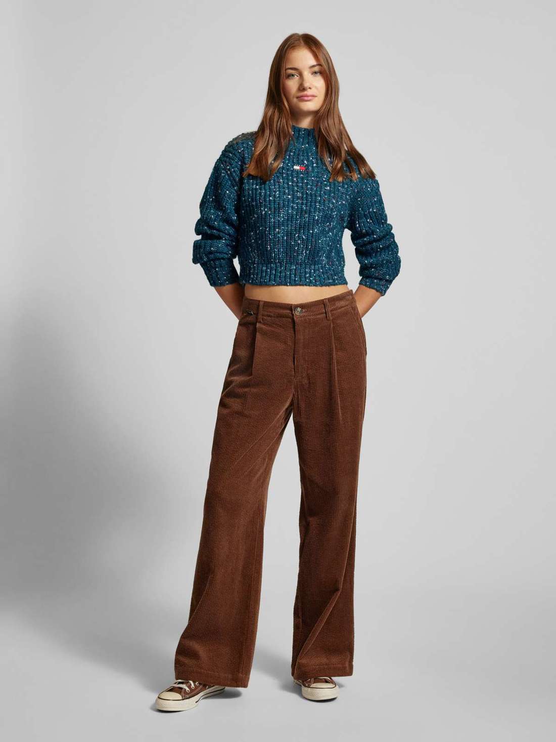 Вязаный свитер с воротником стойкой