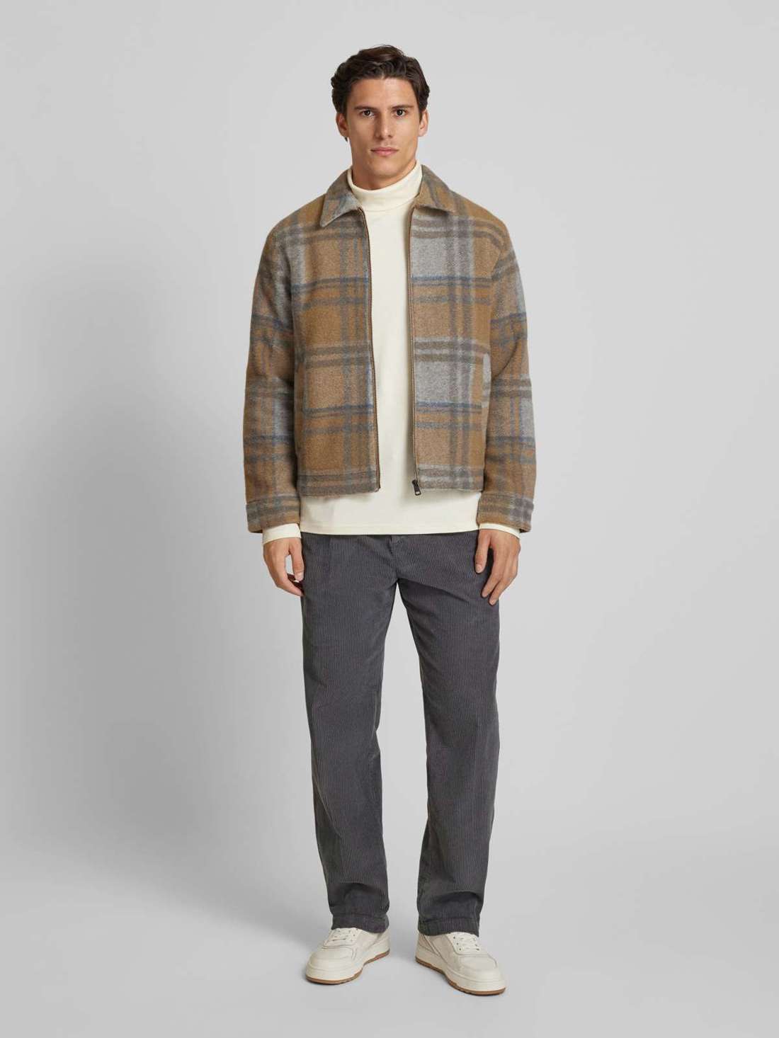 Вельветовые брюки с французскими боковыми карманами