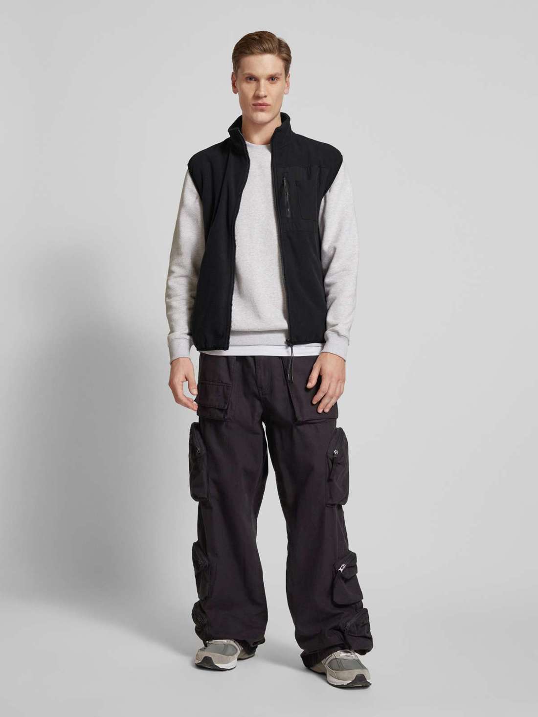 Толстовка с воротником стойкой