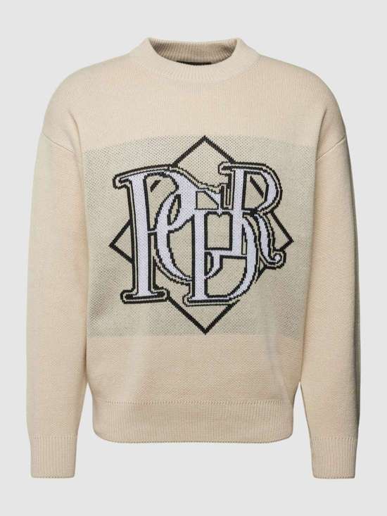 Вязаный свитер с надписью Kingdom