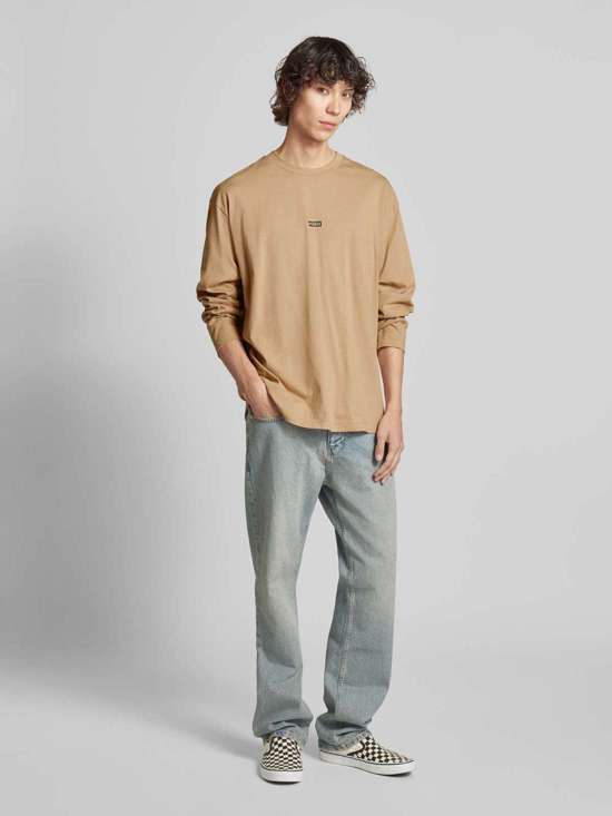 Лонгслив с принтом этикетки Nichaboso