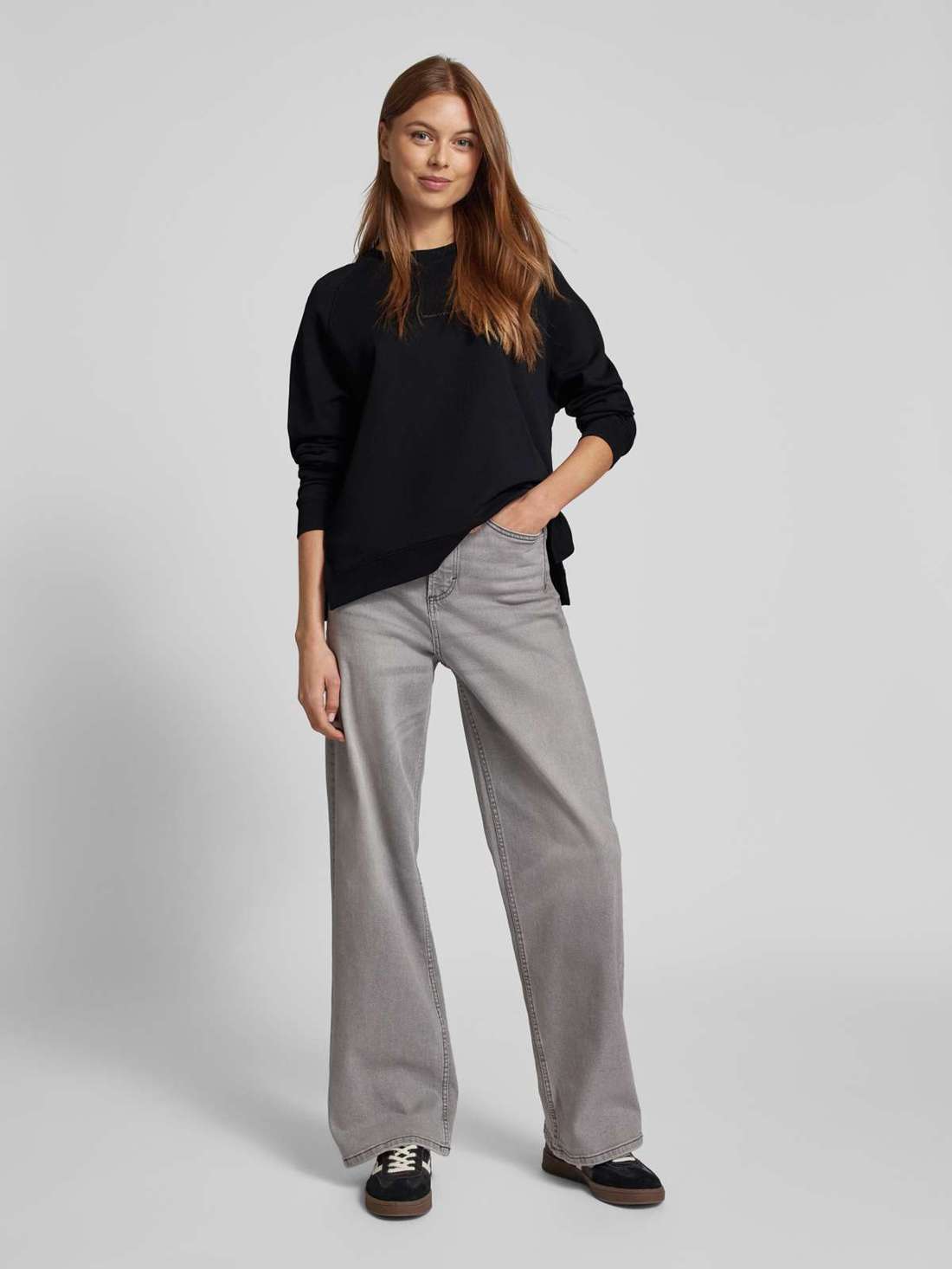 Толстовка с принтом этикетки