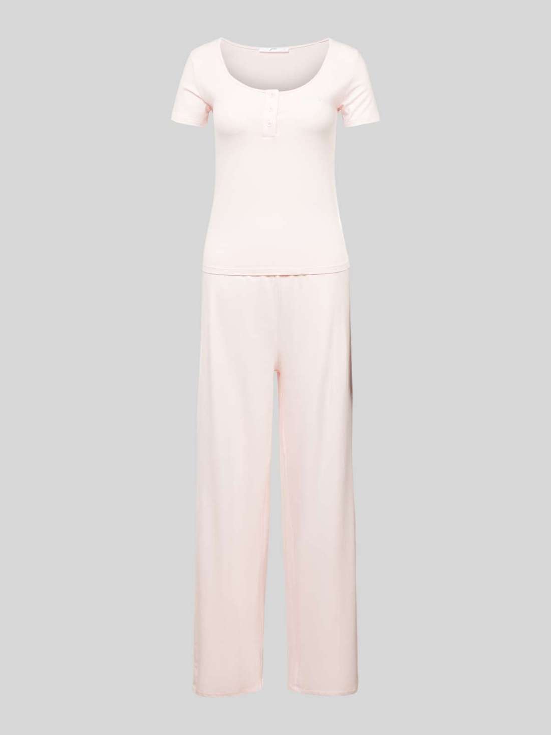 Пижама с пришивной этикеткой CARRIE