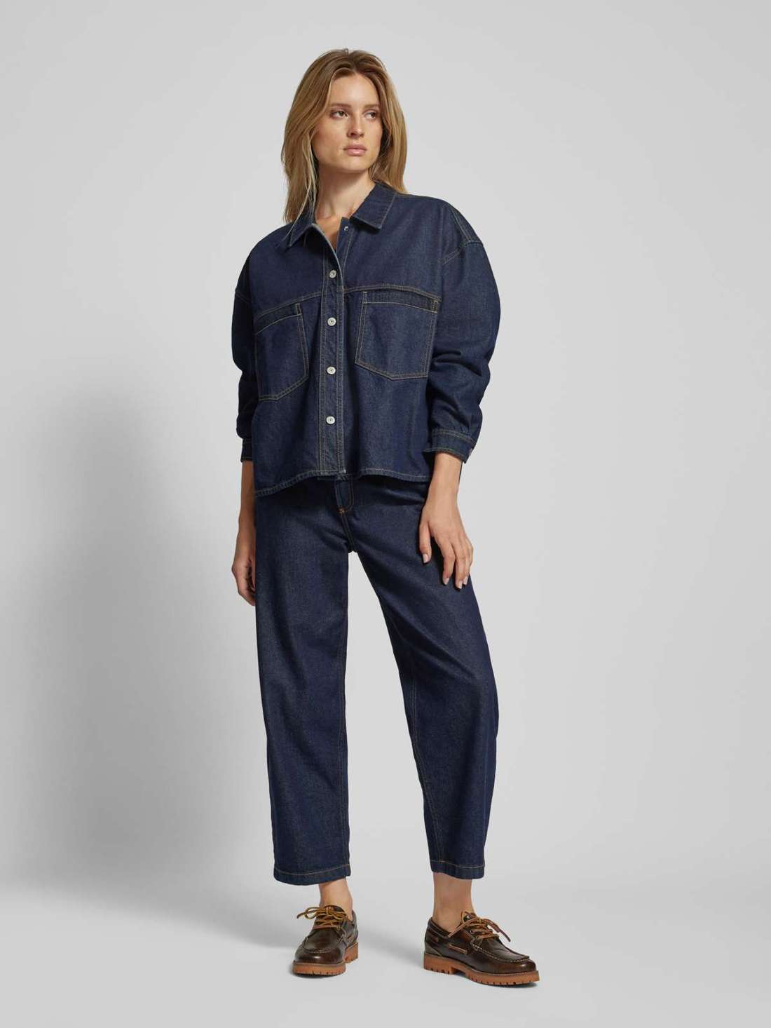 Джинсовая блузка обычного кроя с отложным воротником