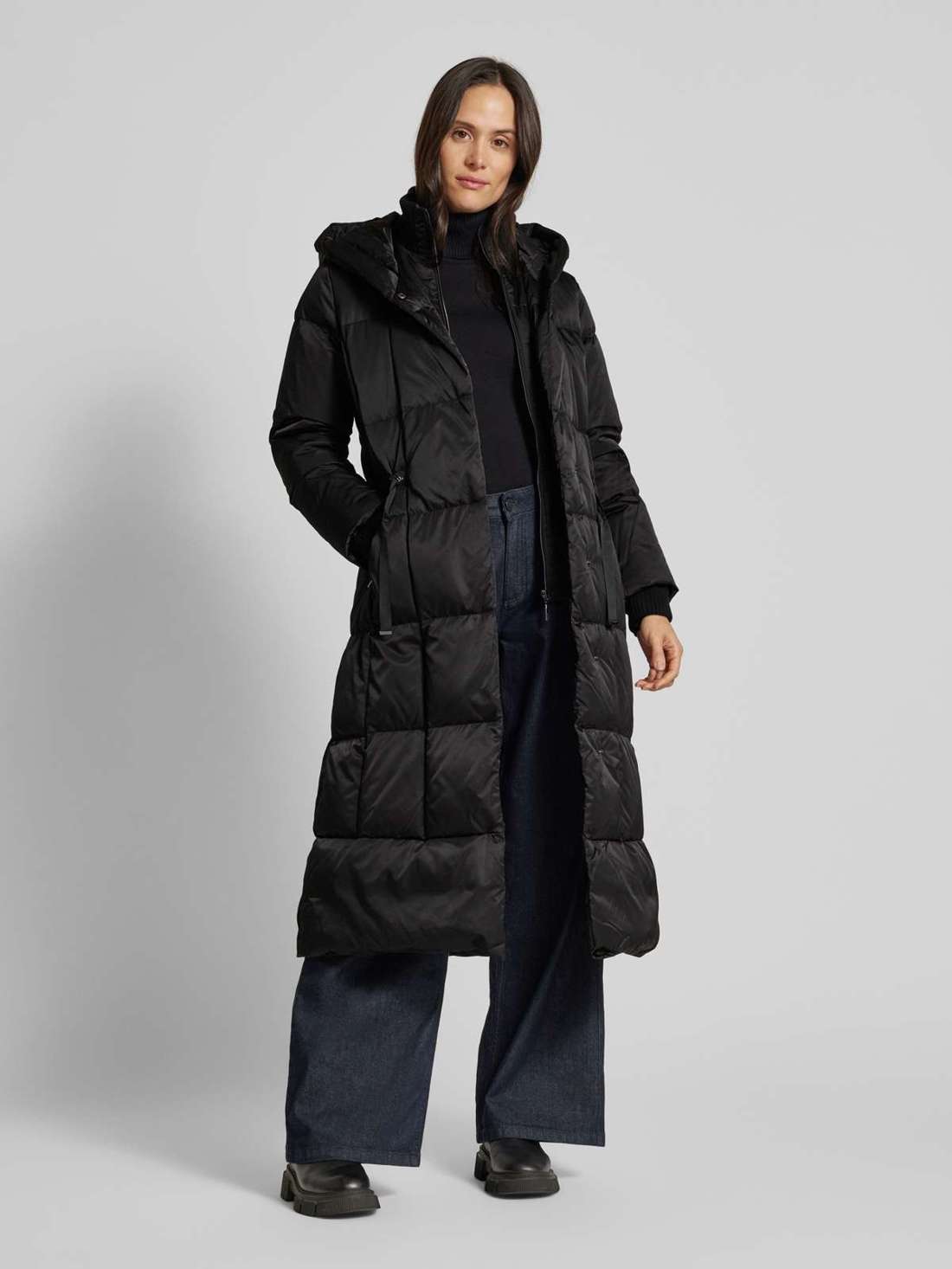 Стеганое пальто с капюшоном