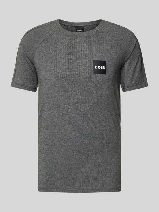 Футболка с принтом этикетки и круглым вырезом