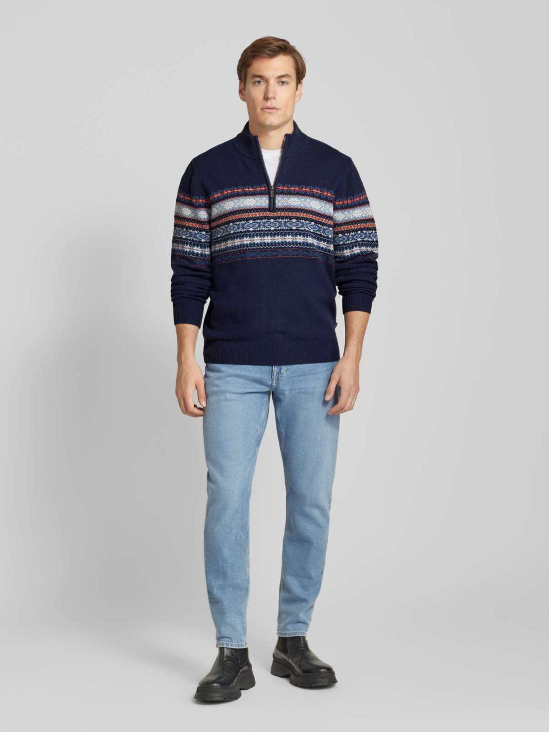 Шерстяной свитер с воротником Тройер