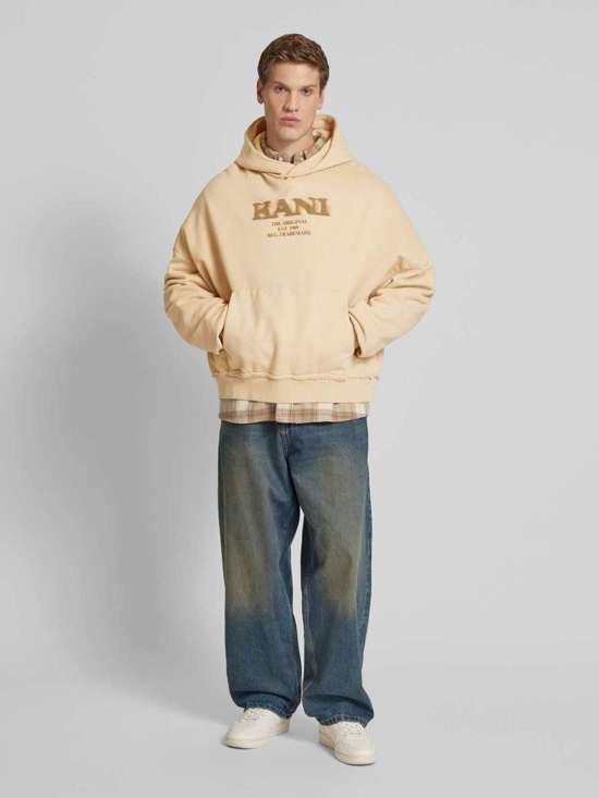 Толстовка оверсайз с принтом этикетки