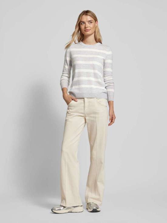 Свитер кашемировой вязки с круглым вырезом