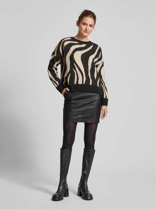 Мини-юбка под кожу BASE