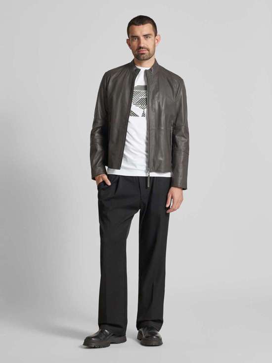 Футболка с принтом этикетки