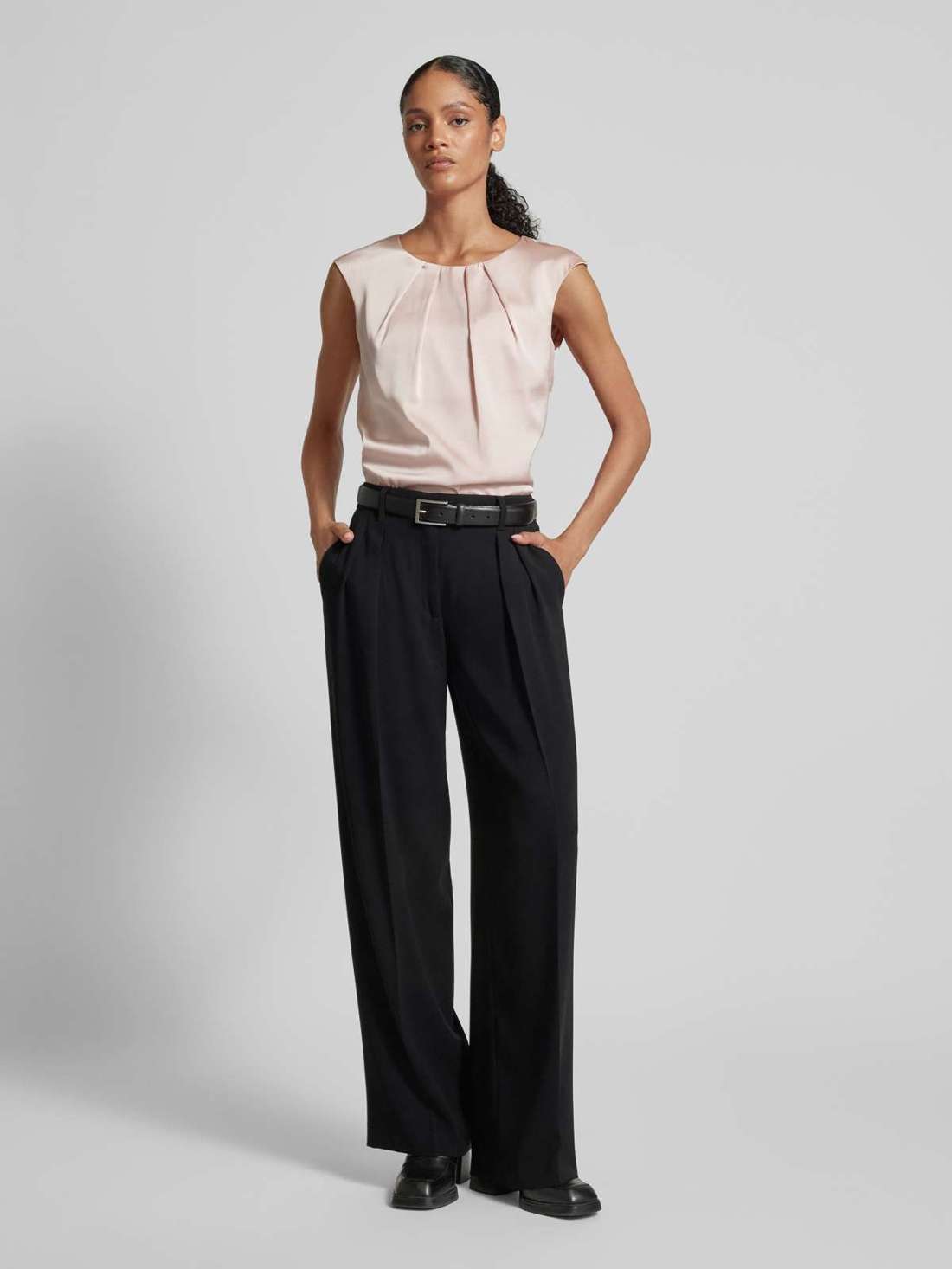 Блузка-рубашка со складками