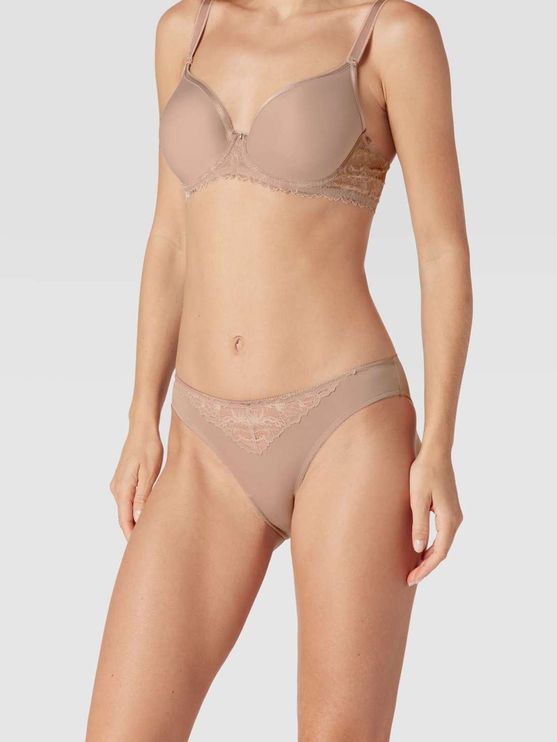 Трусики с эластичным материалом и кружевной отделкой Luxurious