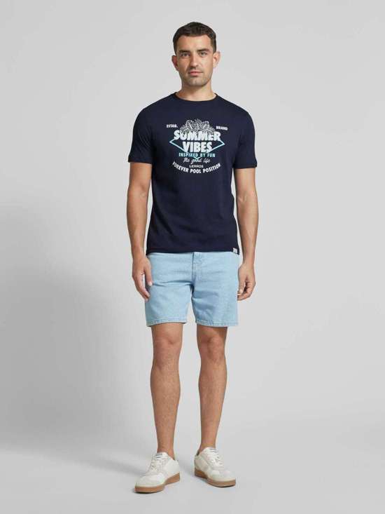 Футболка с мотивным принтом