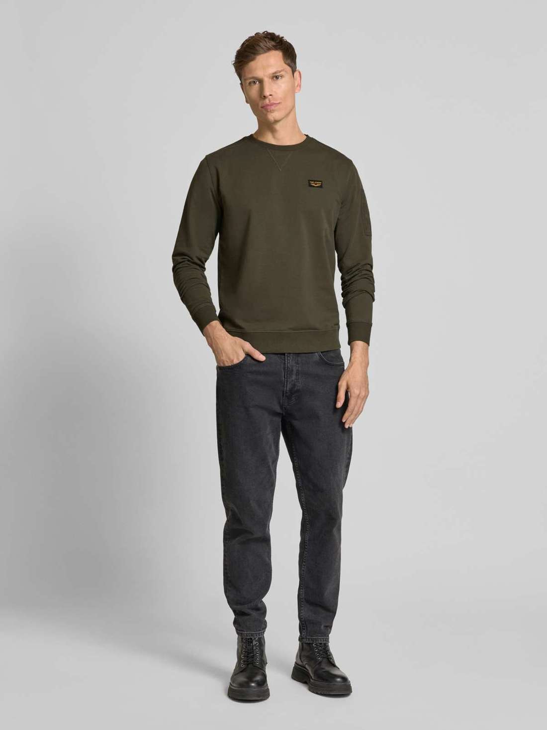 Толстовка с этикеткой