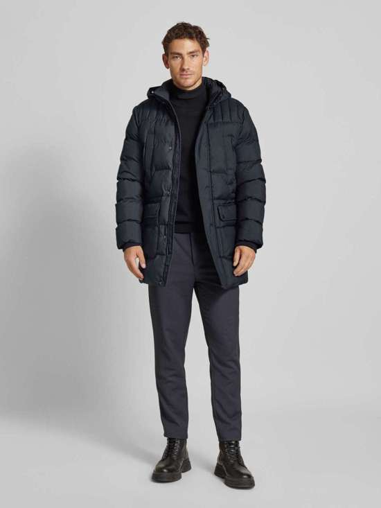 Стеганая куртка с воротником стойкой