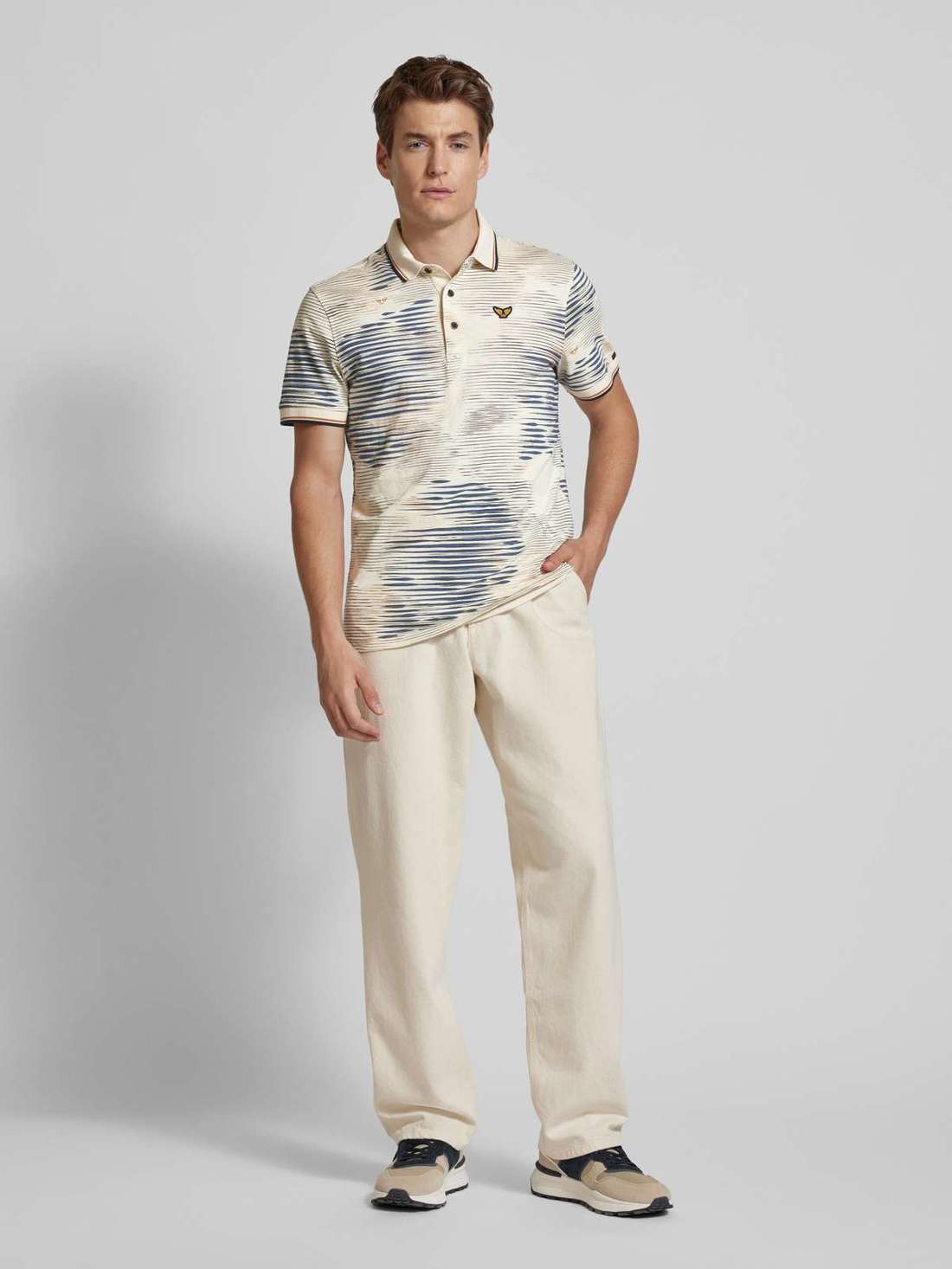 Рубашка-поло стандартного кроя со значком-лейблом