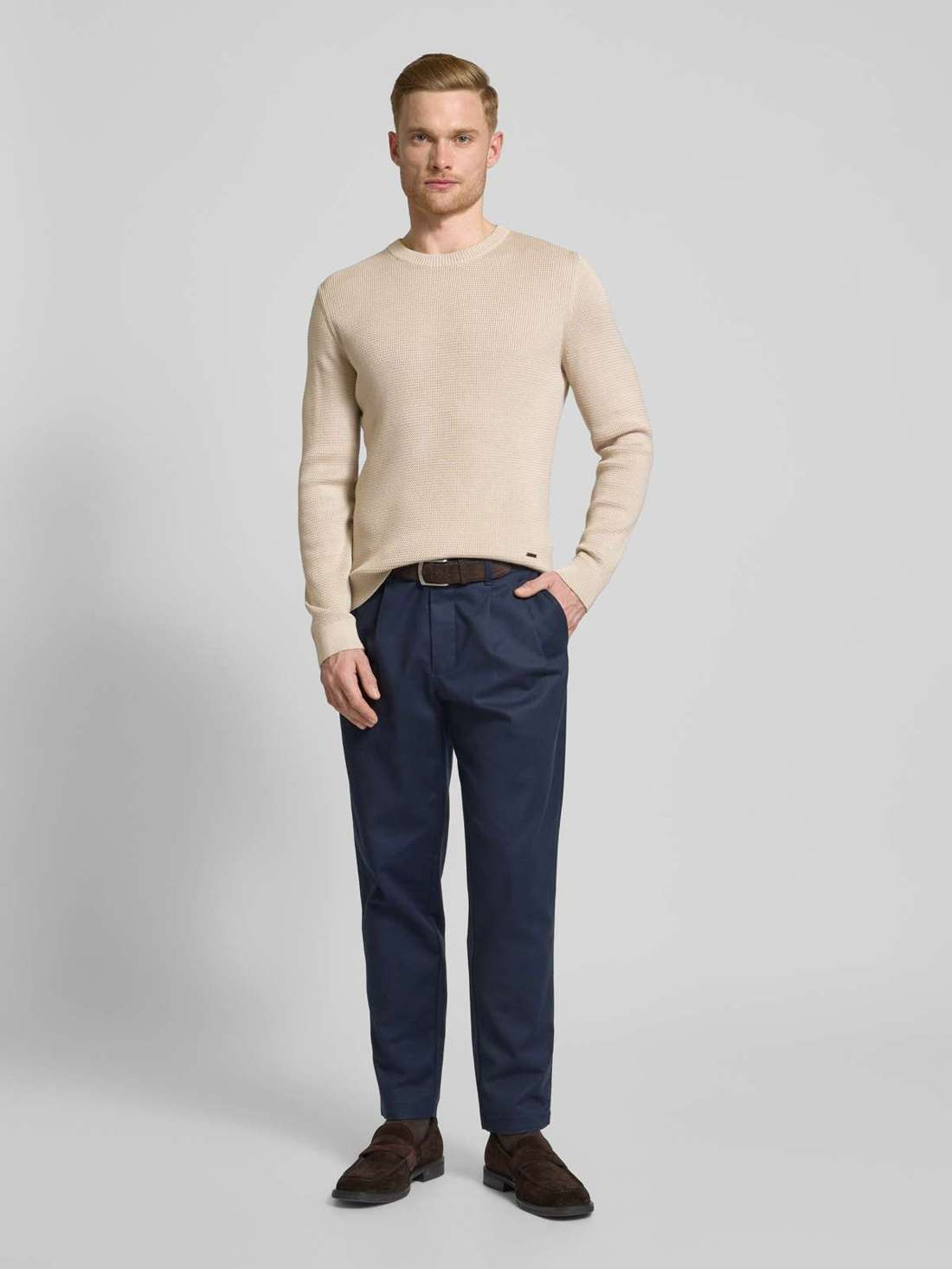 Вязаный свитер с деталью-лейблом Wikko