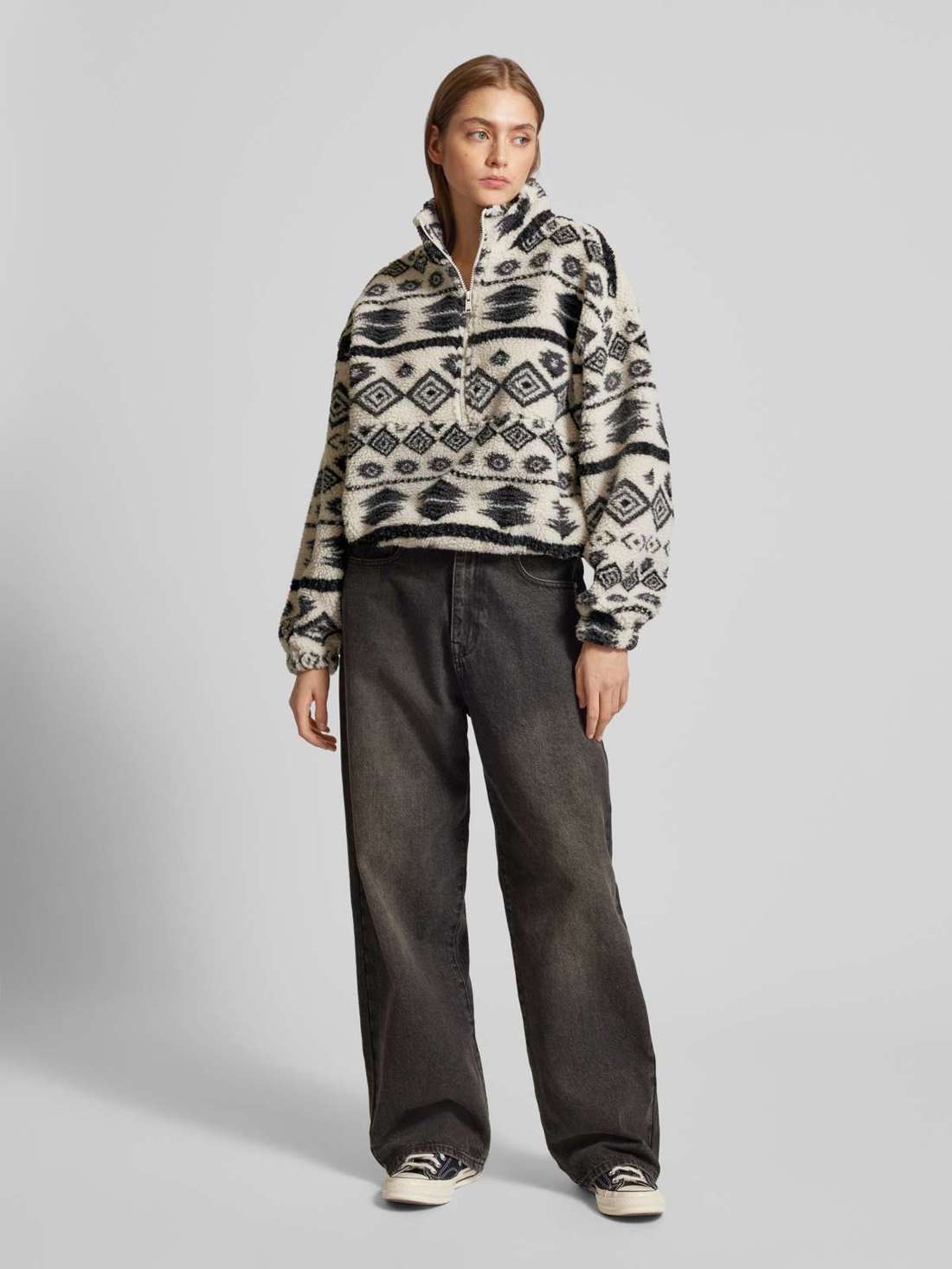 Короткая толстовка на молнии JANNE