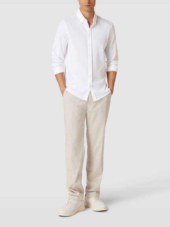 Повседневная рубашка стандартного кроя со структурированным узором