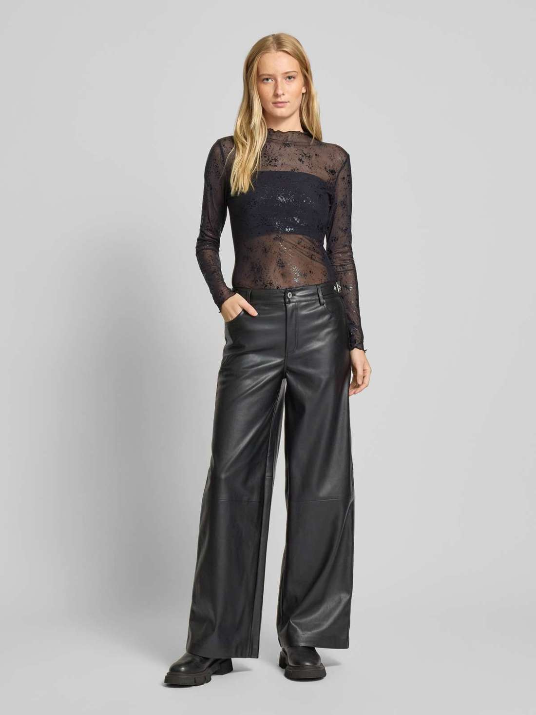 Блузка-рубашка стандартного кроя с воротником стойкой ERICA