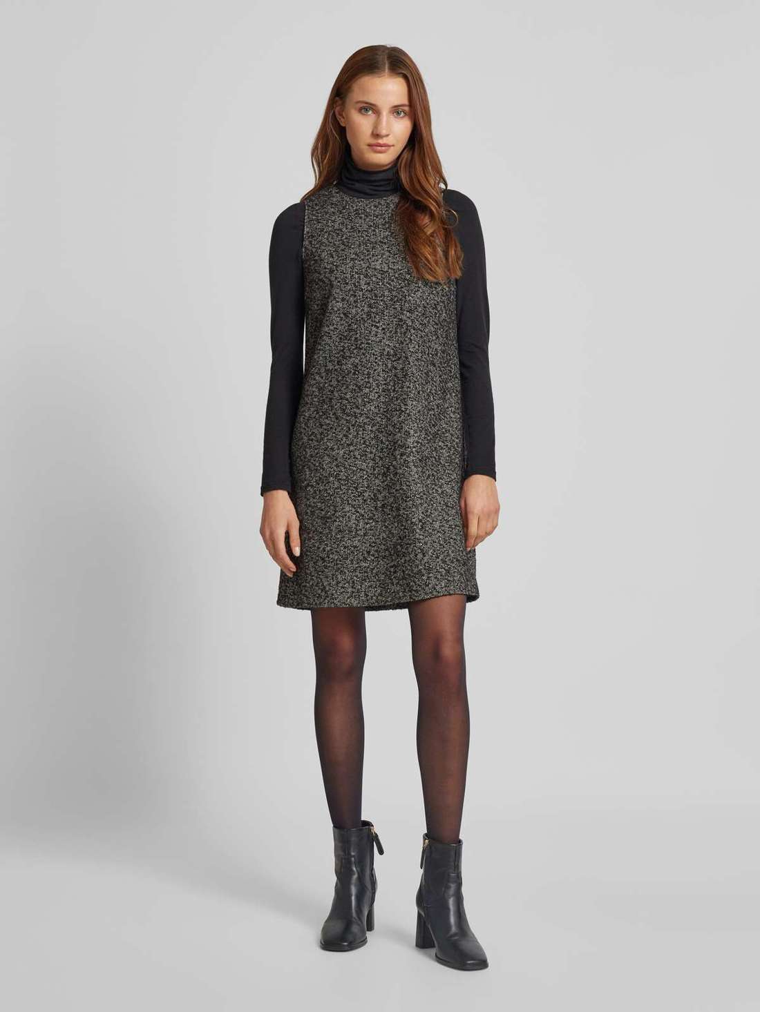 Толстовка с принтом этикетки BASIC