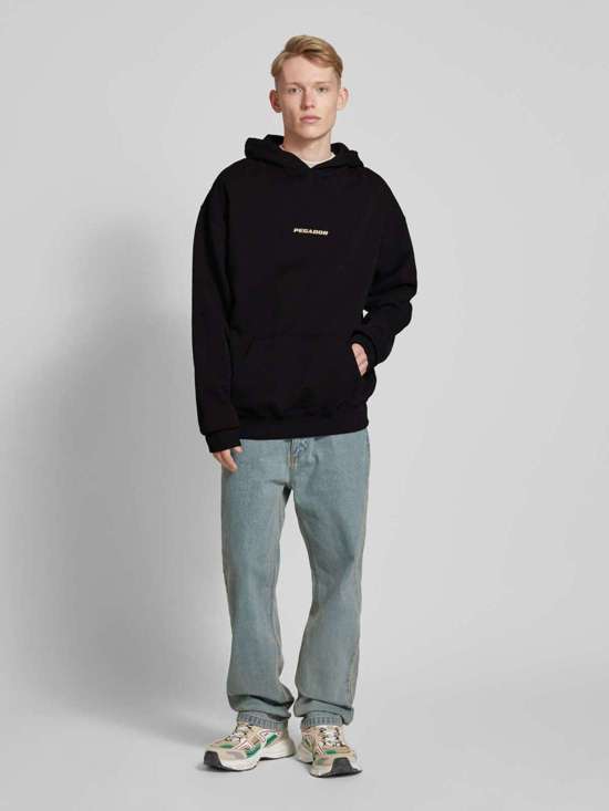 Толстовка оверсайз с принтом этикетки