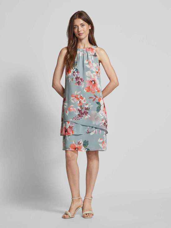 Многослойное коктейльное платье длиной до колена