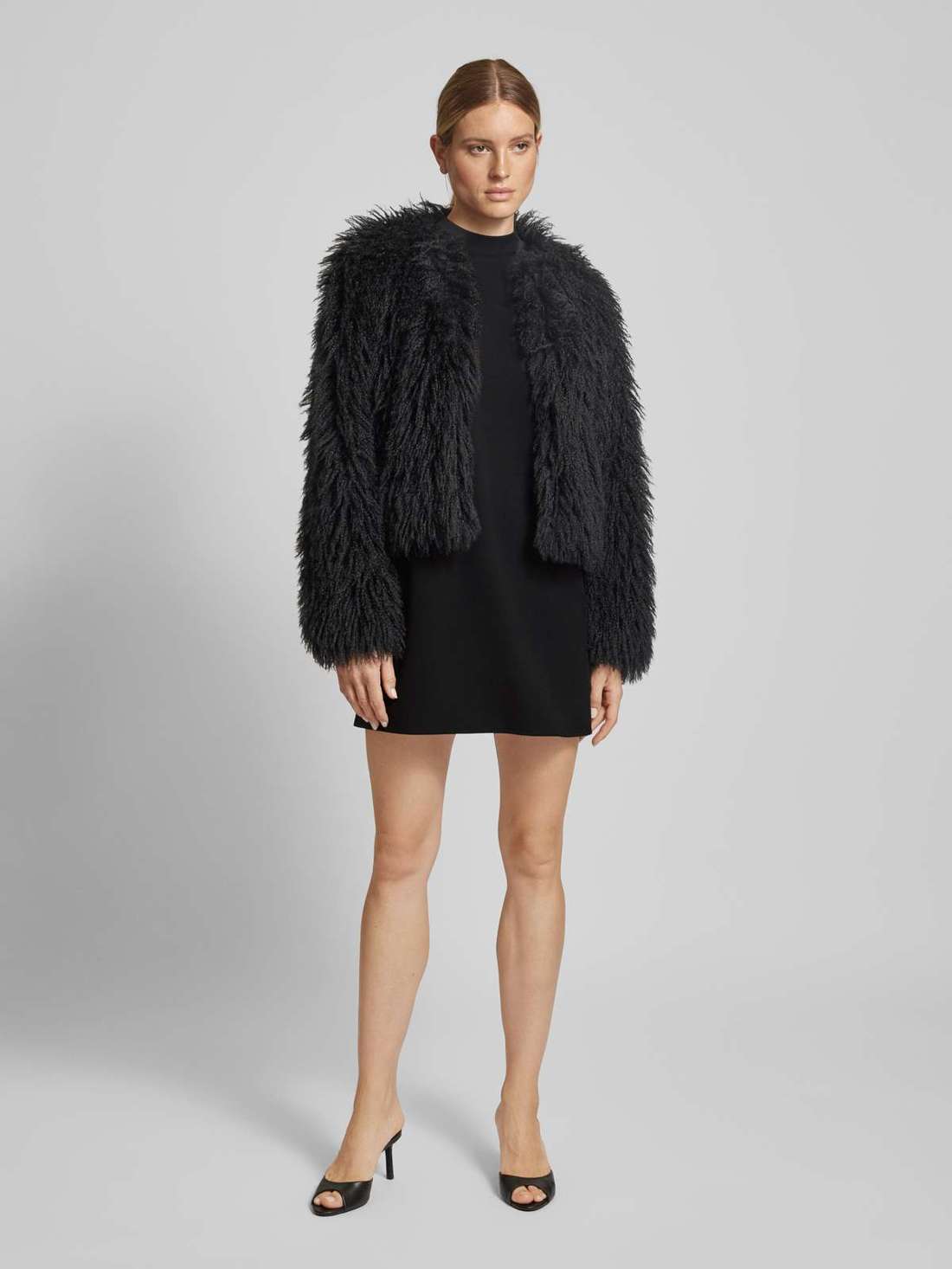 Мини-платье с воротником стойкой