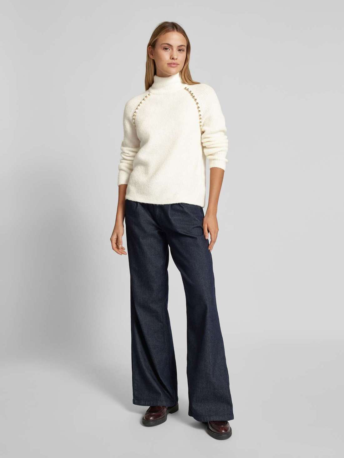 Шерстяной свитер с декоративными пуговицами Zora