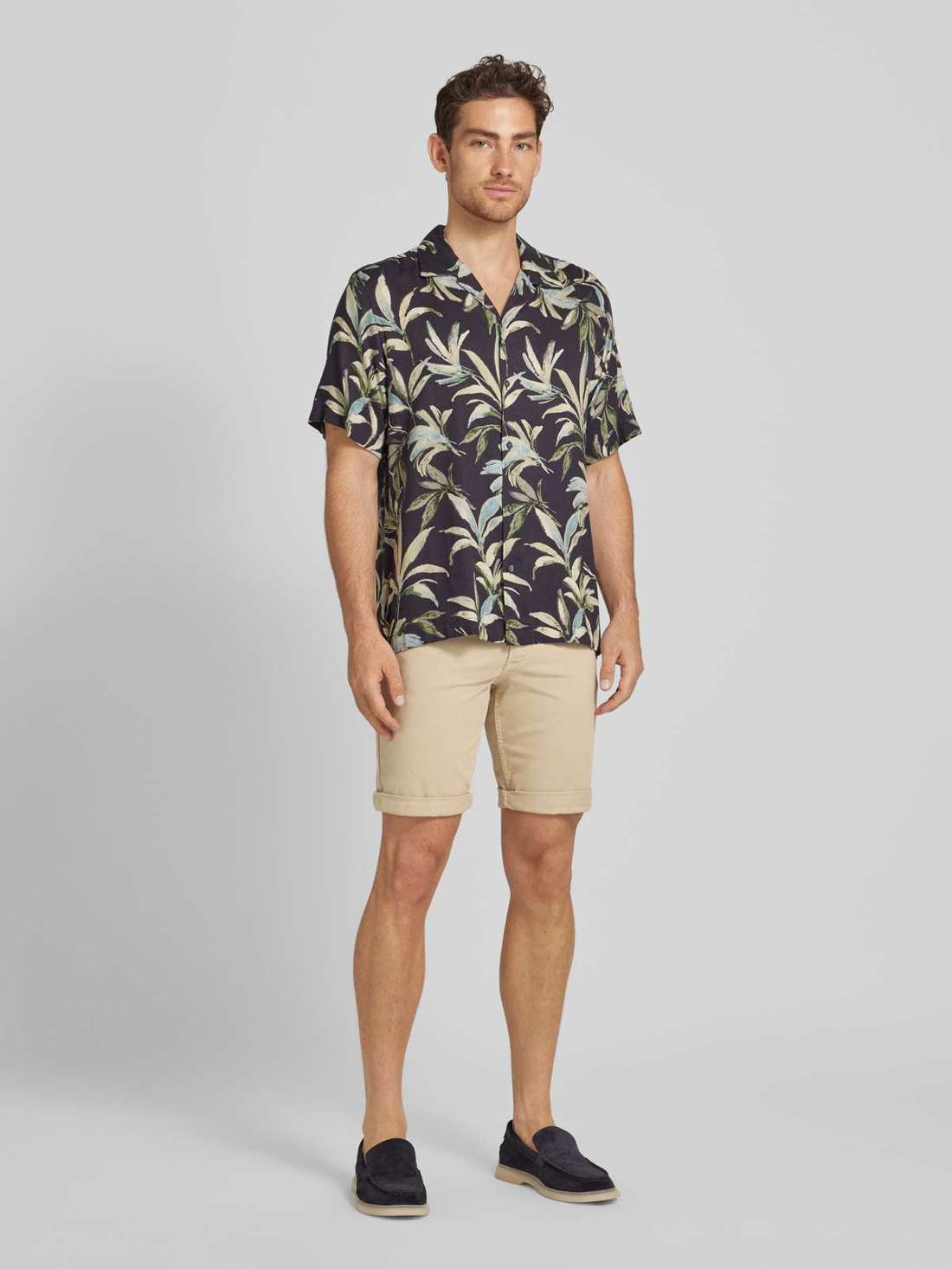 Джинсовые шорты стандартного кроя с пятью карманами, модель «CHRIS» NEPTO