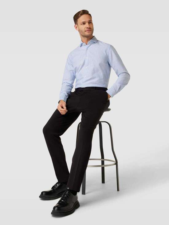 Деловая рубашка стандартного кроя из качественного хлопка