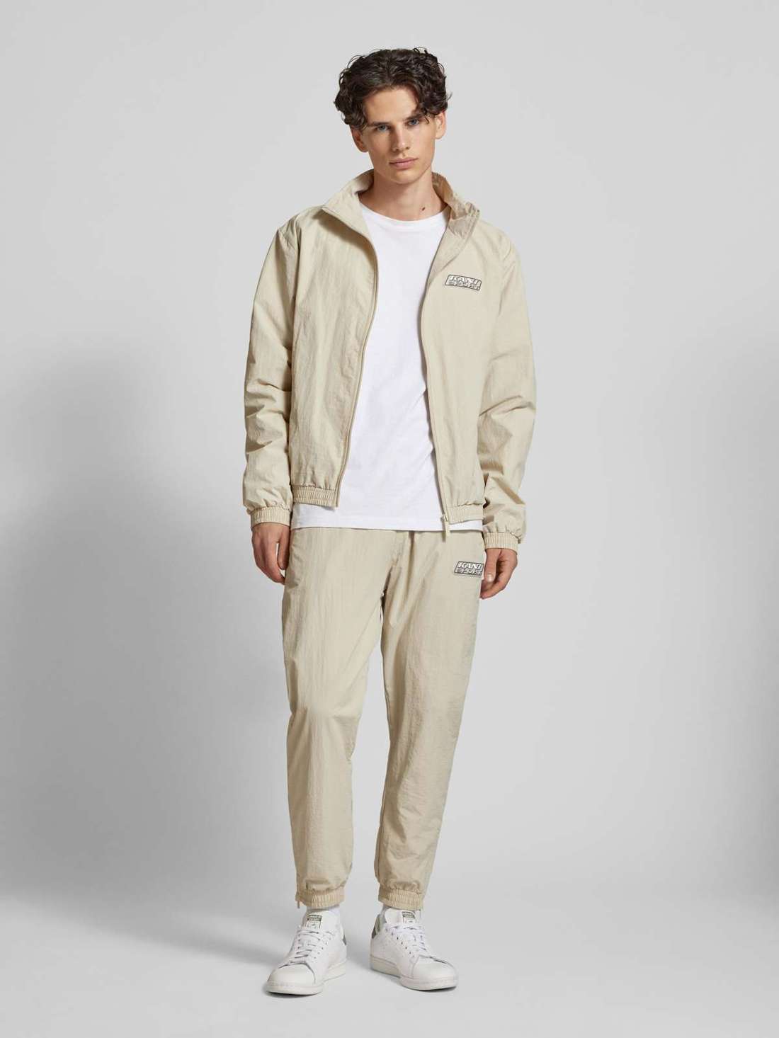 Спортивные брюки с эластичным поясом