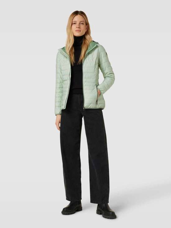 Стеганая куртка с капюшоном