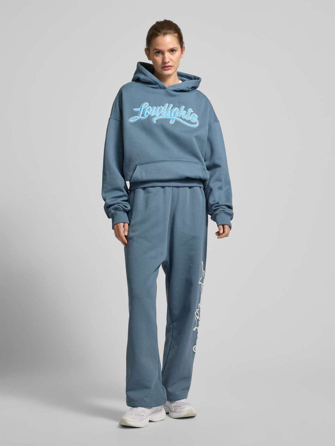 Толстовка оверсайз с пришитыми лейблами