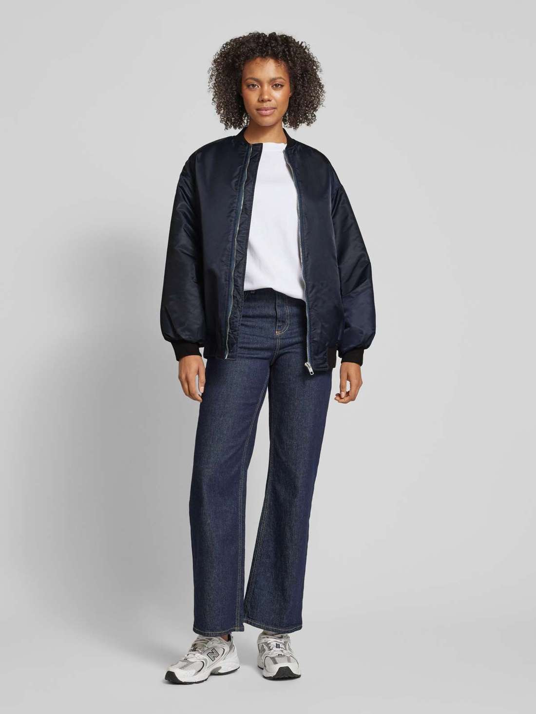 Бомбер на молнии JIL