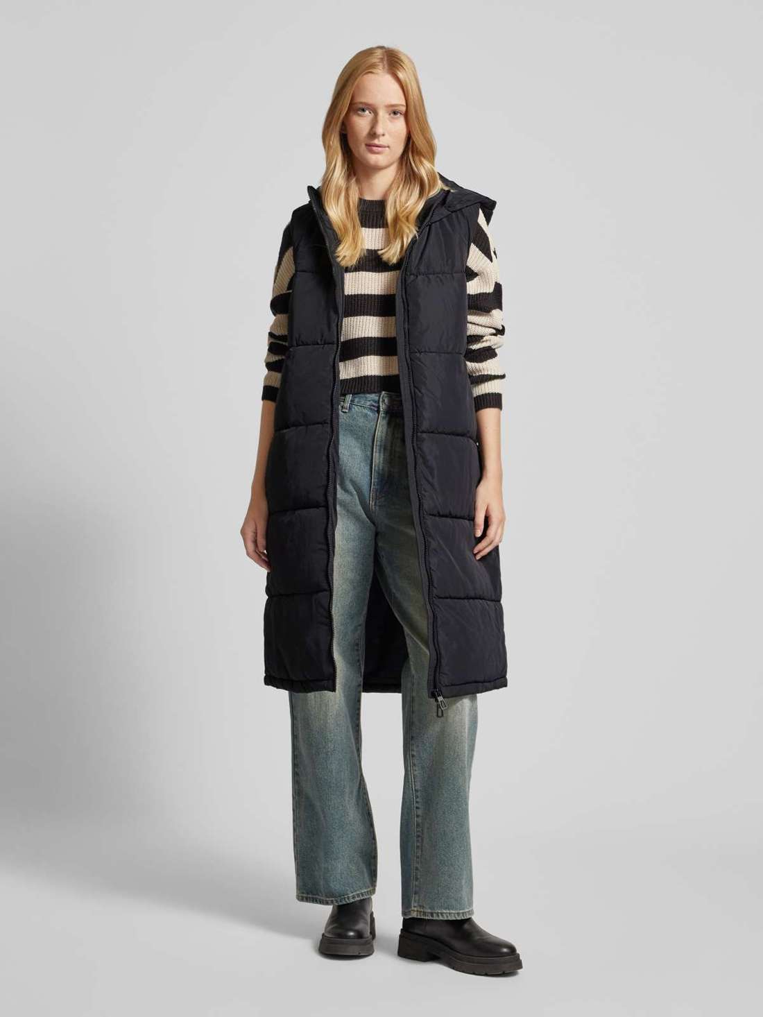 Стеганый жилет с капюшоном ALINA