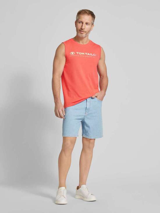 Майка с принтом этикетки