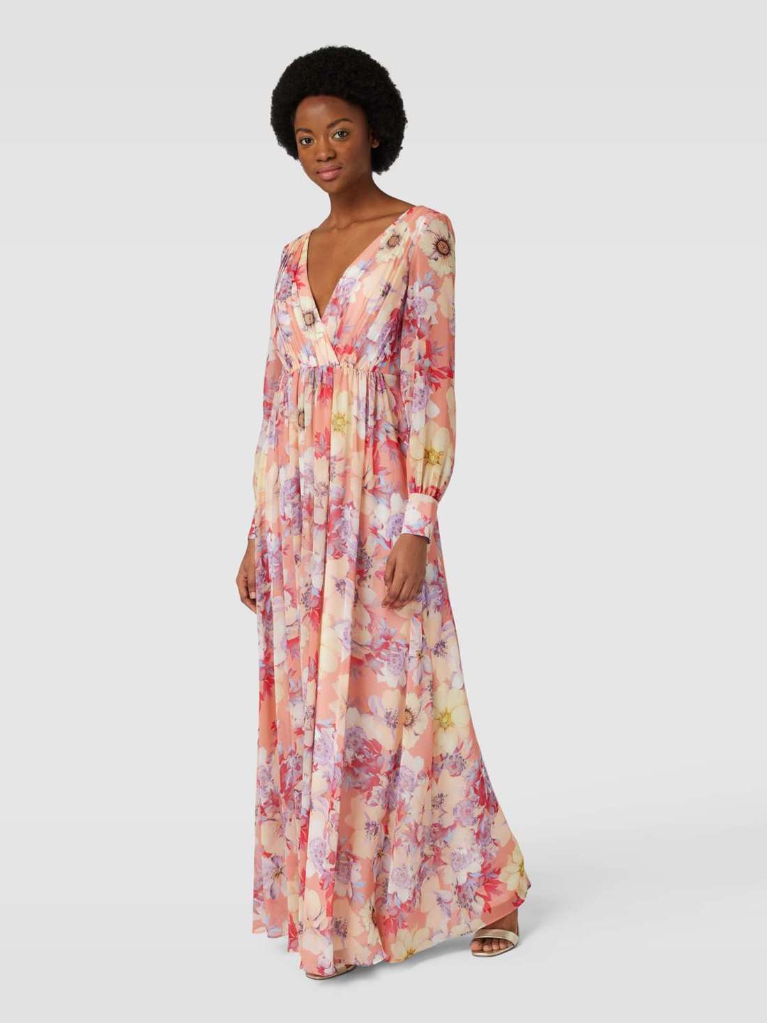 Вечернее платье с цветочным узором