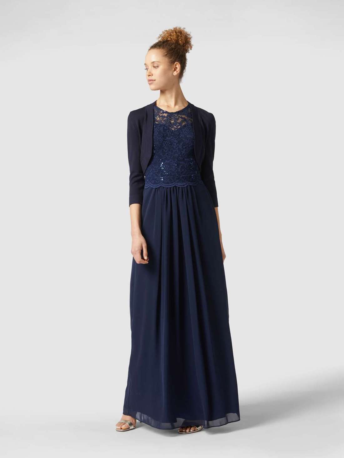 Коктейльный жакет тонкой вязки