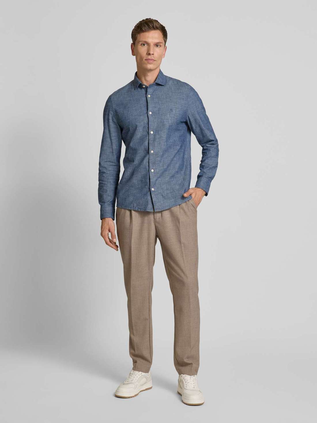 Повседневная рубашка приталенного кроя из чистого хлопка с вышивкой логотипа